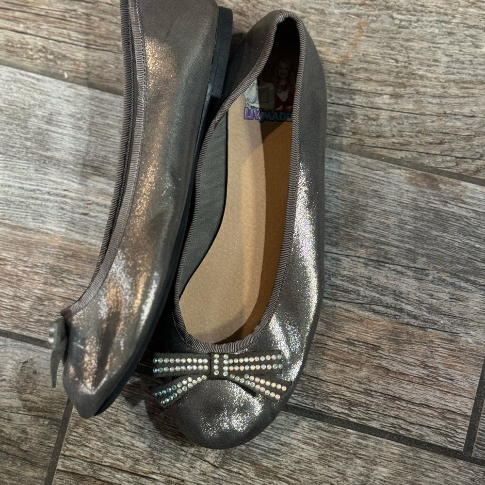 Metallic Flats​ - Picture 4 of 8